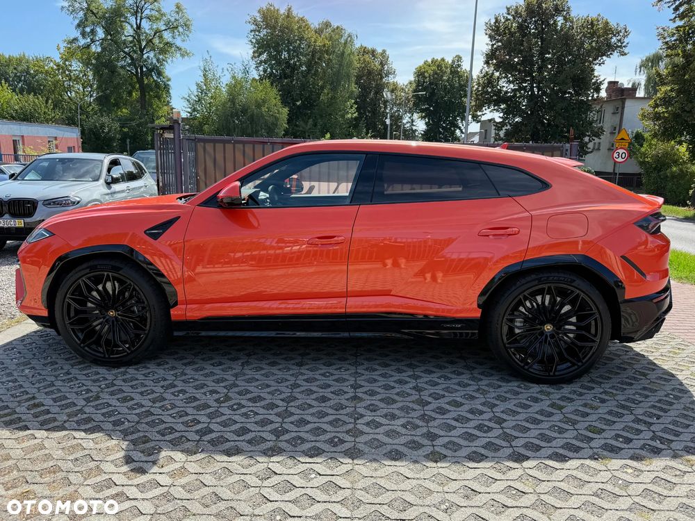 Lamborghini Urus - 10