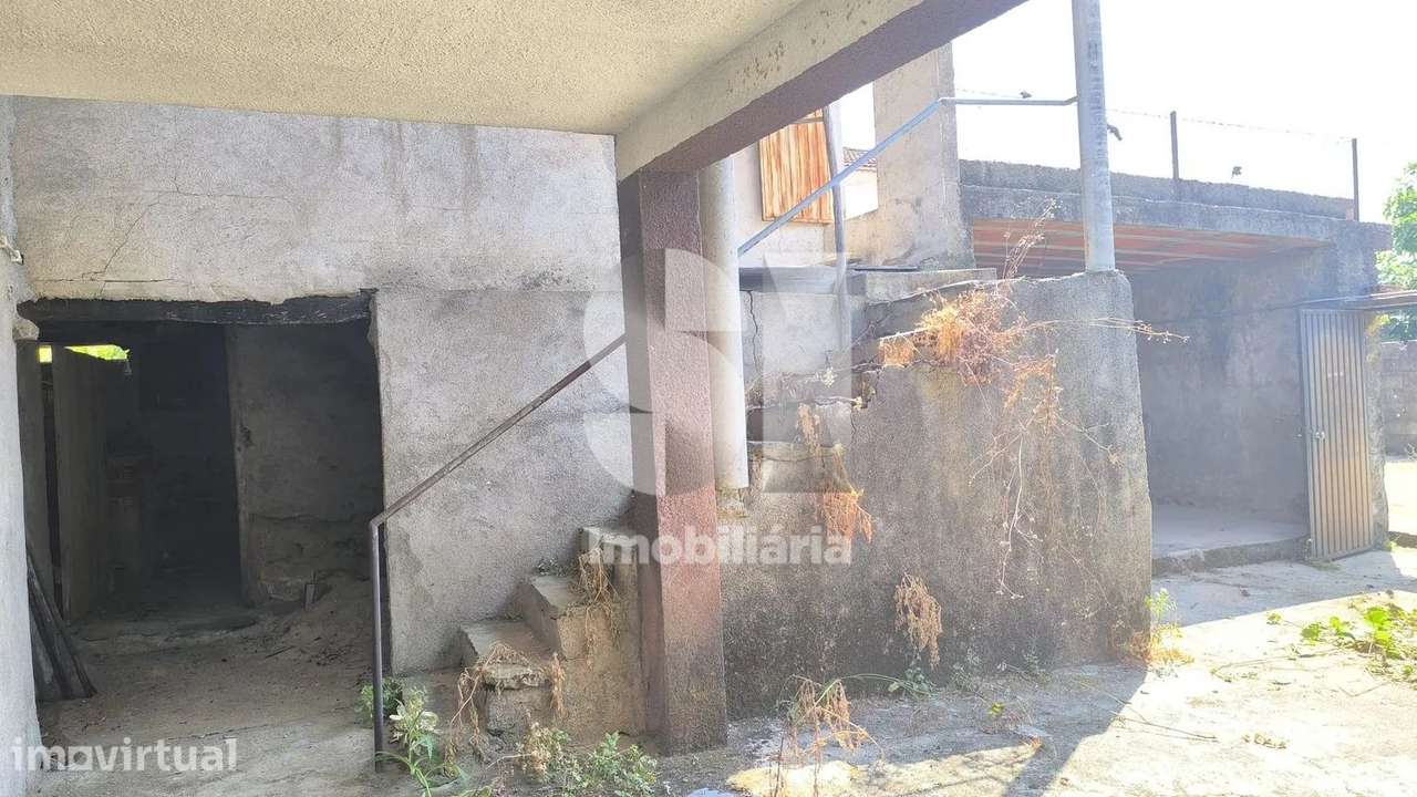 Moradia T2 com anexo e terreno - Lixosa / Vila Nova de Poiares - Grande imagem: 3/37