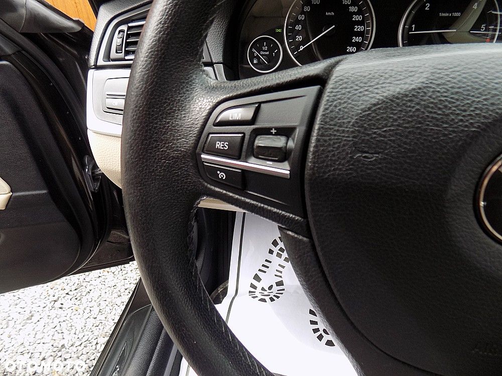 BMW Seria 5 518d - 12