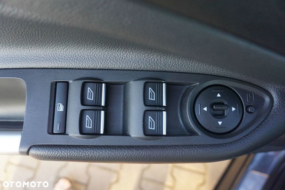 Ford Kuga 2.0 TDCi FWD Titanium - 10