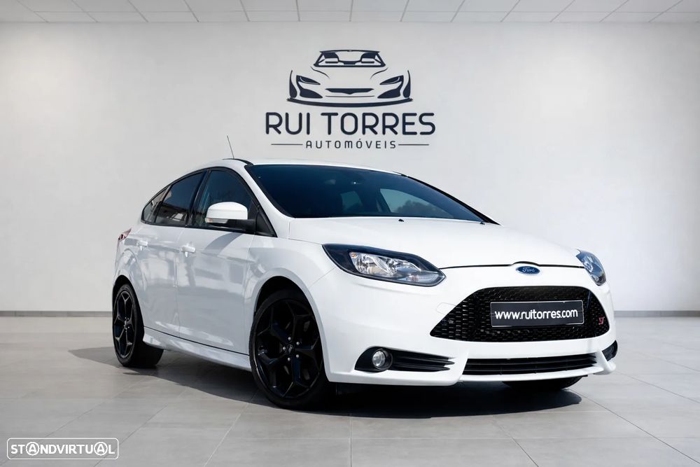 Ford Focus 2.0 EcoBoost ST c/ Pack Pele Desportiva - 1