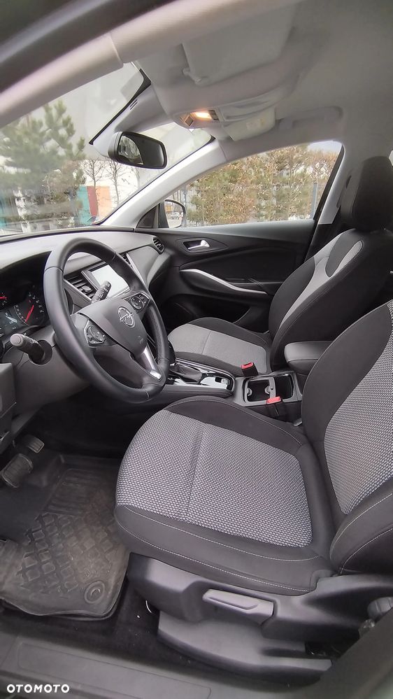 Opel Grandland X 1.2 T GPF Design Line S&S - 10