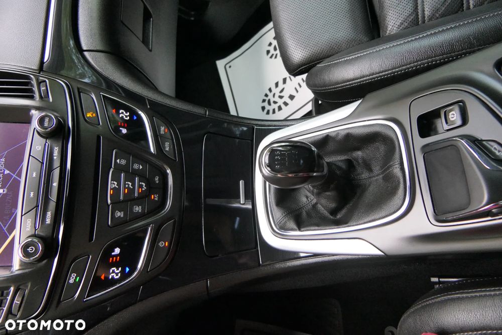 Opel Insignia 1.6 T Cosmo S&S - 26