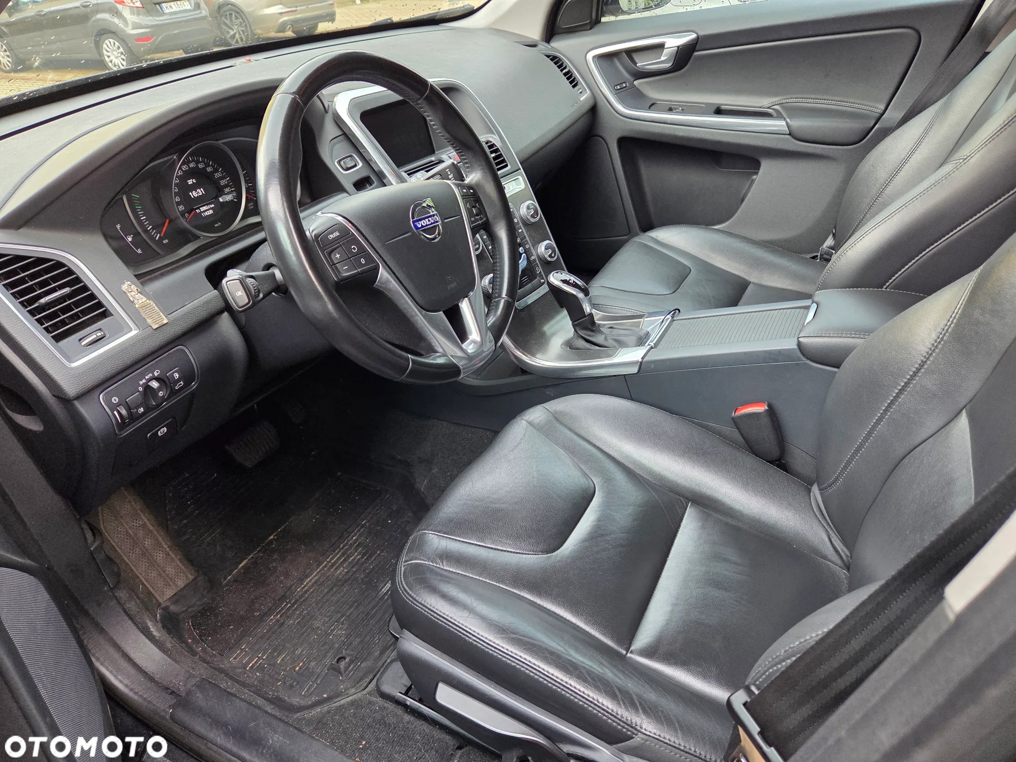 Volvo XC 60 D5 AWD Momentum - 10