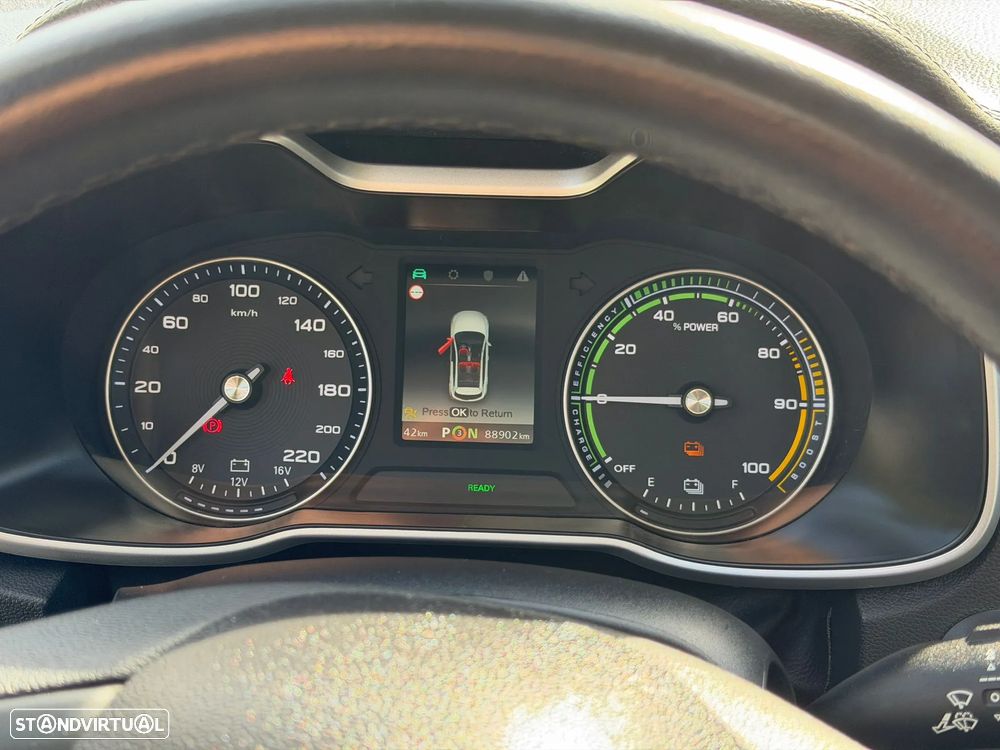 MG ZS Maximal Luxury - 10