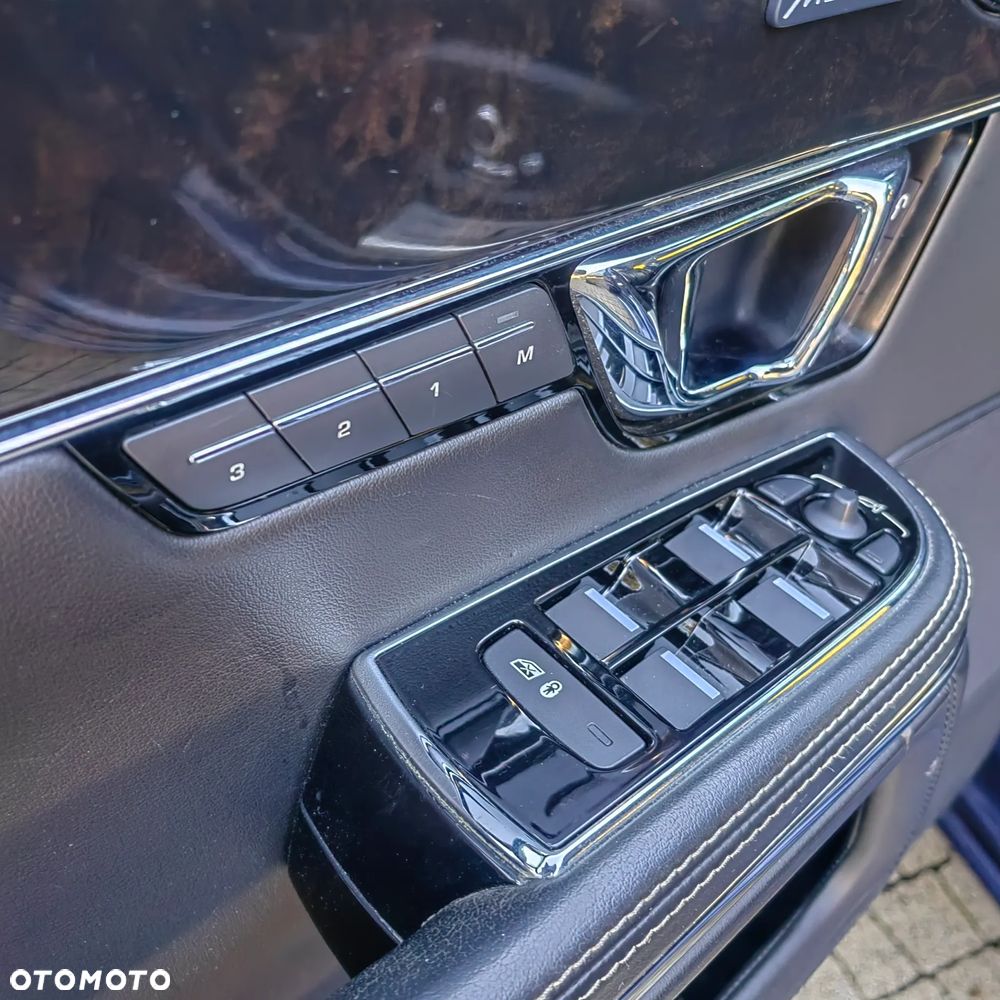 Jaguar XJ 3.0 D V6 Premium Luxury - 37