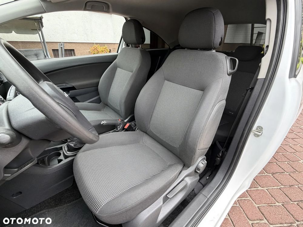 Opel Corsa 1.2 16V Essentia - 13
