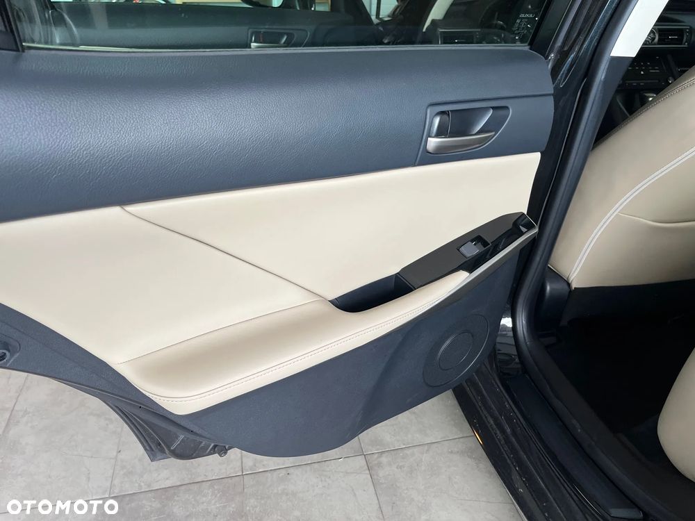 Lexus IS 200t / 300 Elegance - 7