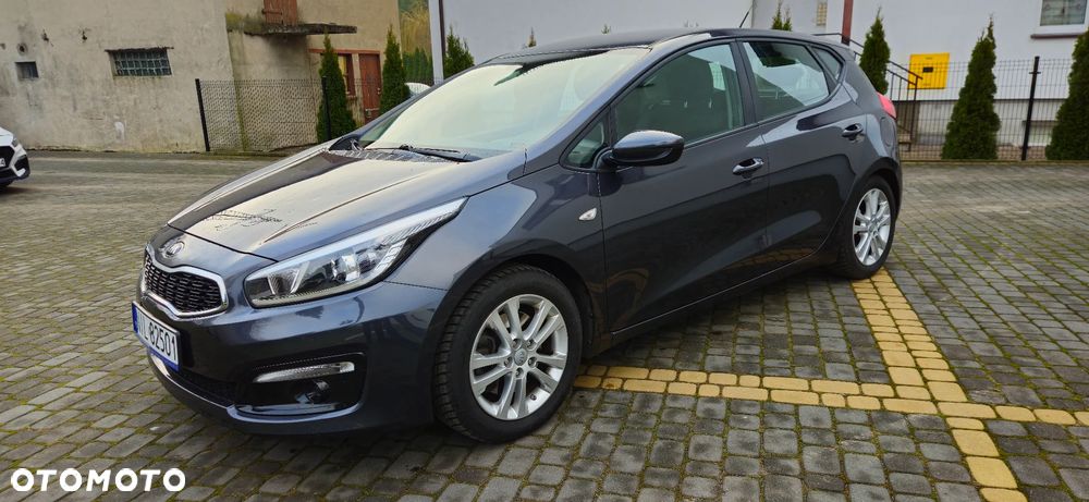 Kia Ceed 1.4 CVVT Dream Team Edition - 1