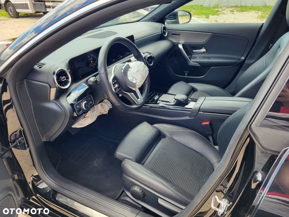 Mercedes-Benz CLA 180 7G-DCT Progressive Line Advanced - 19