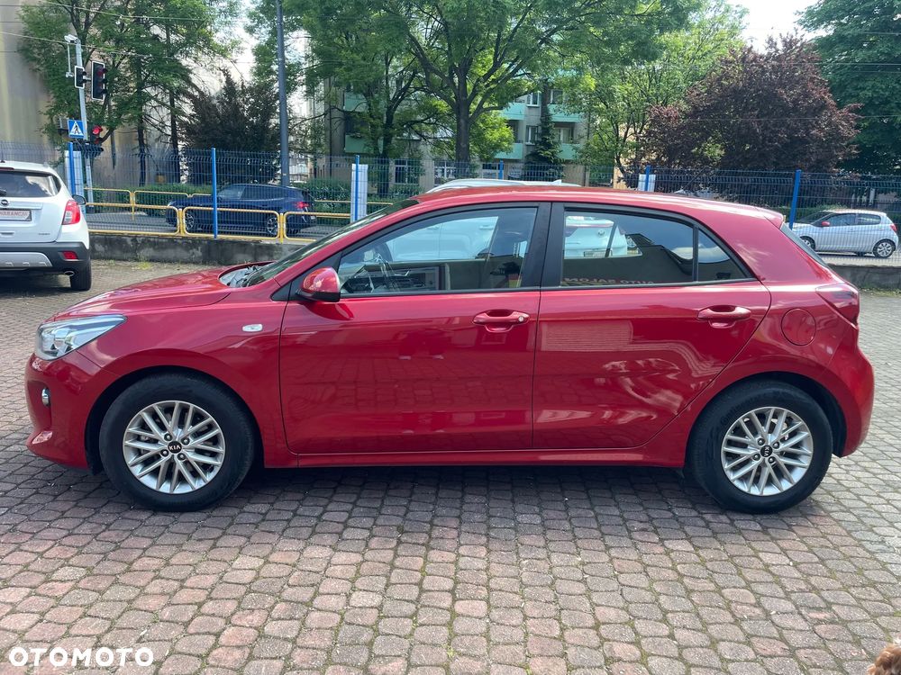 Kia Rio 1.2 L - 4