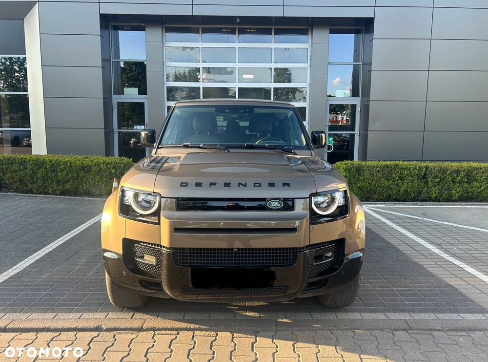 Land Rover Defender - 2