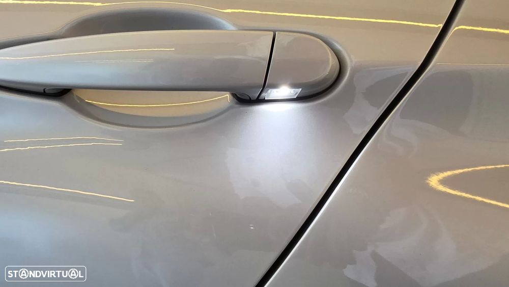 BMW 318 d Line Luxury Auto - 32