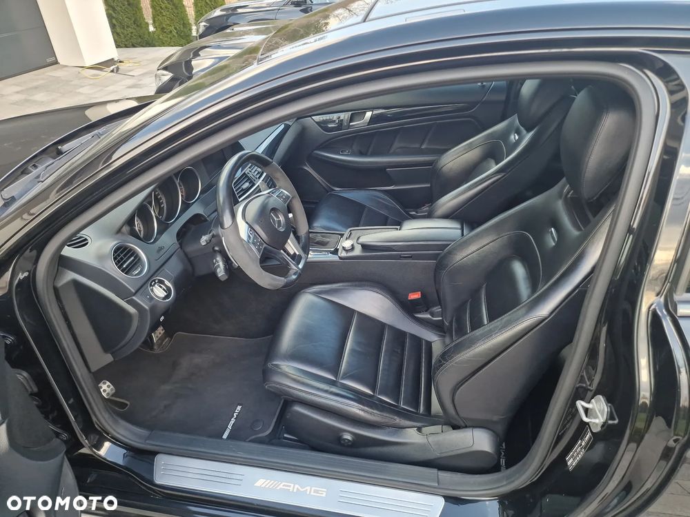 Mercedes-Benz Klasa C 63 AMG AMG SPEEDSHIFT MCT AMG Performance Package Edition 1 - 17