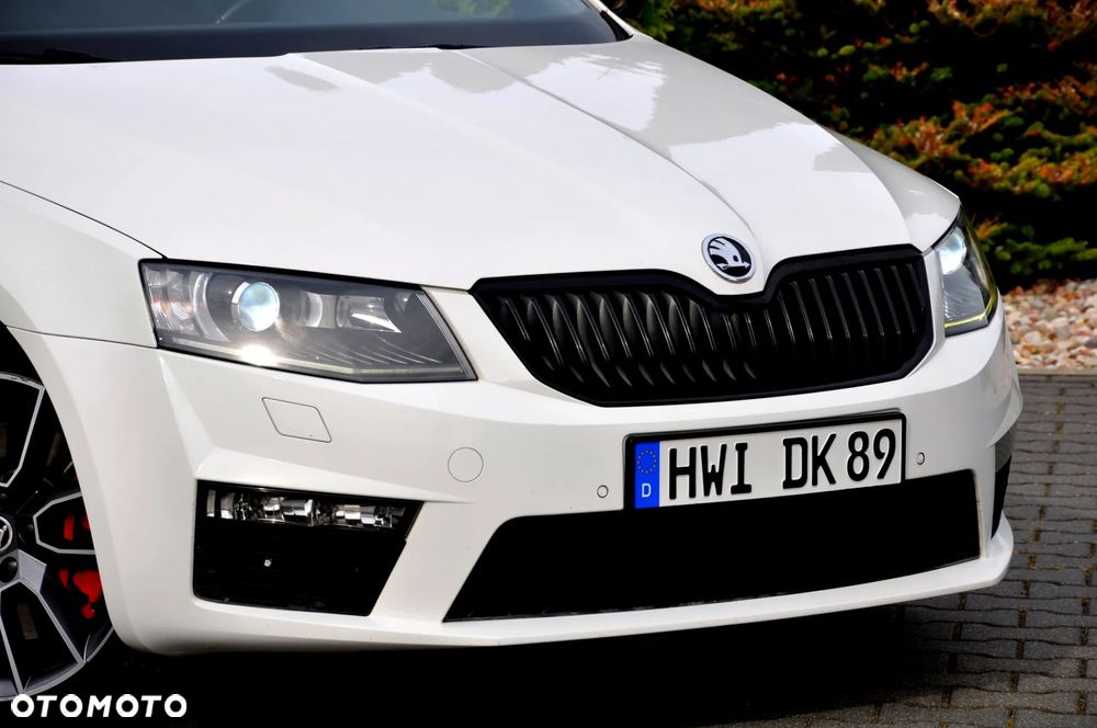 Skoda Octavia Combi 2.0 TDI DSG RS - 11