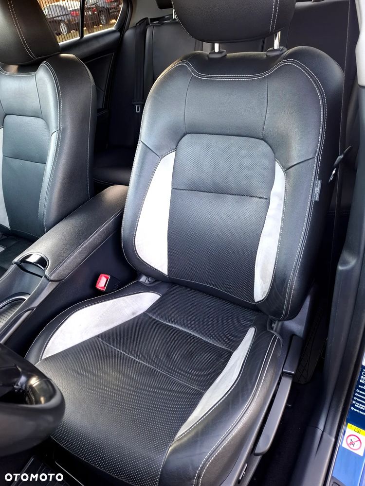 Toyota Avensis 1.8 Premium - 15