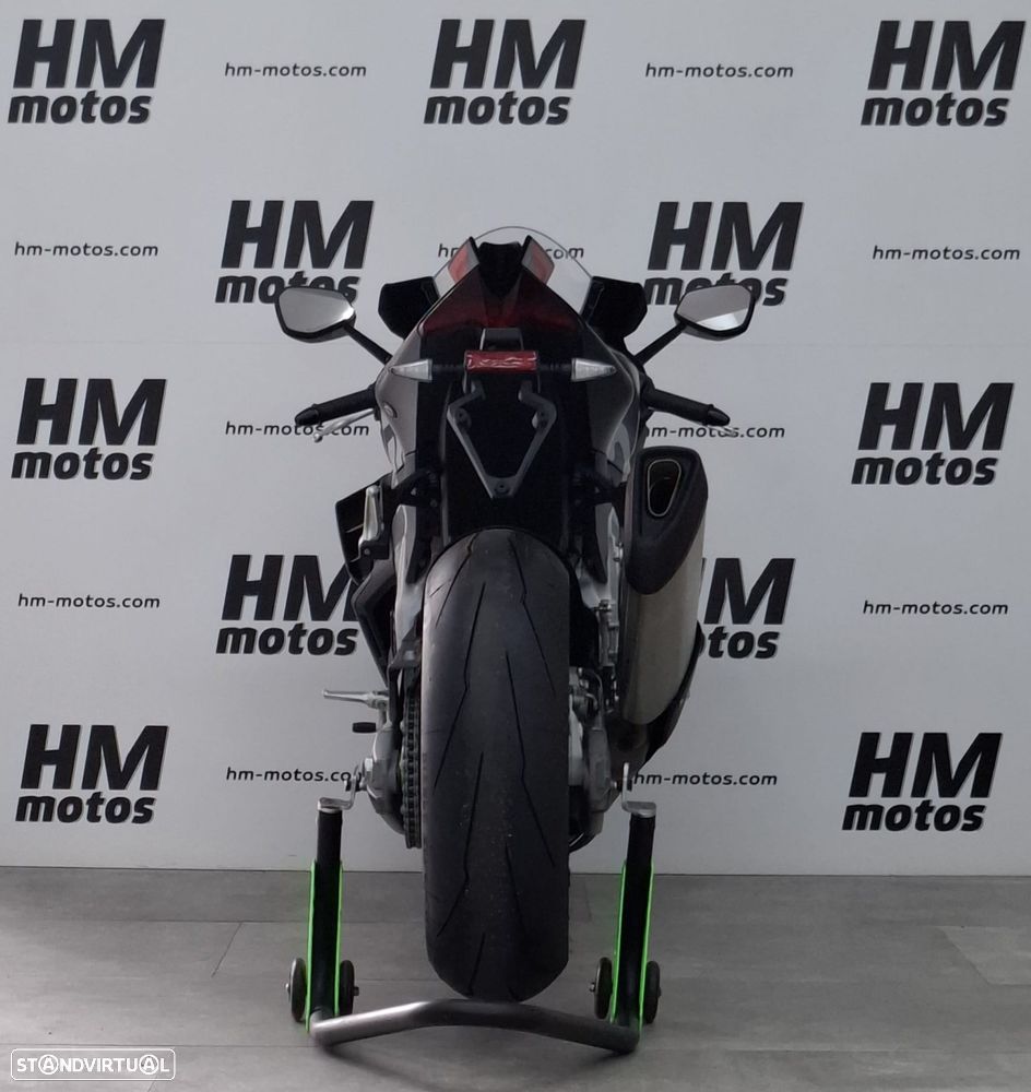 Aprilia RSV 4 FACTORY - 4