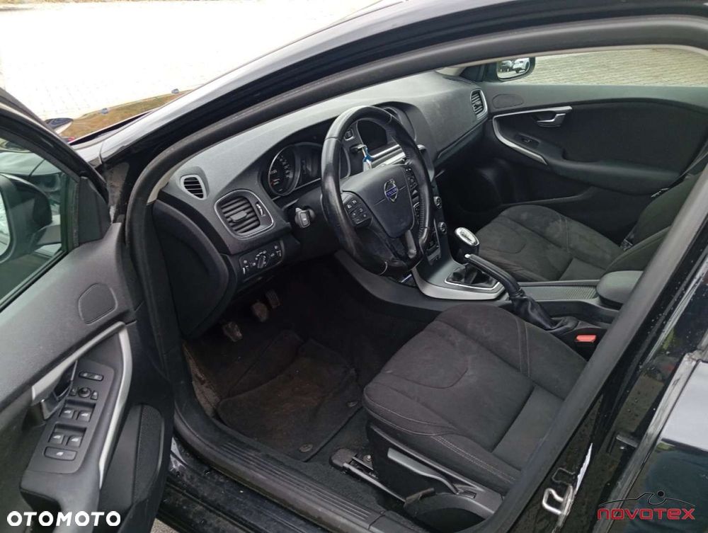 Volvo V40 D2 Momentum - 5