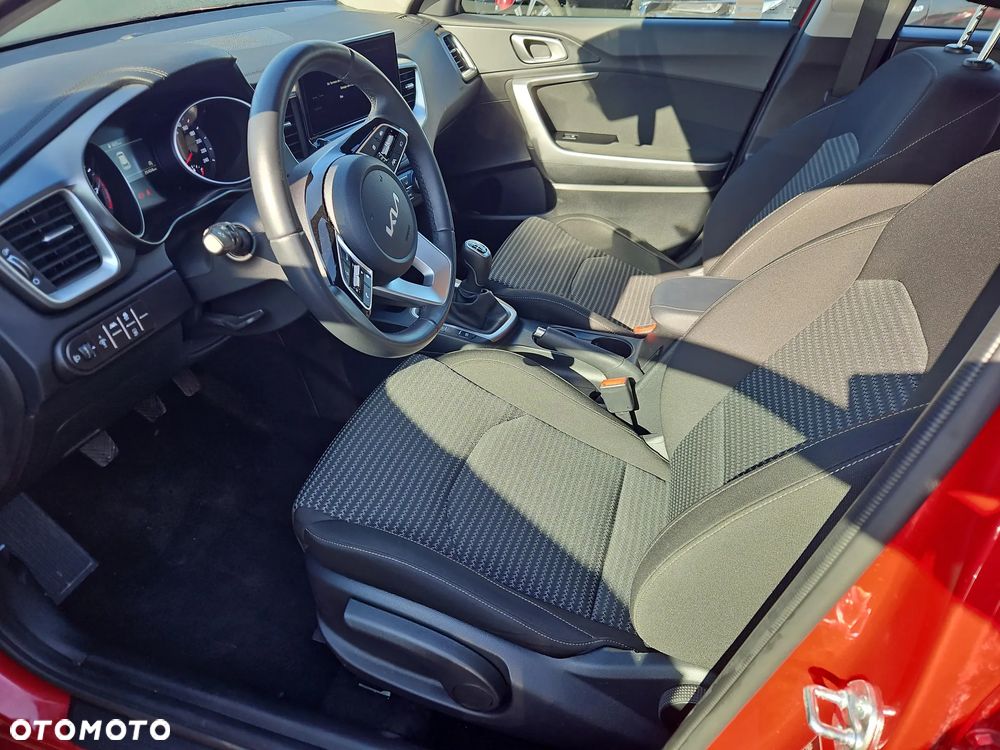 Kia Ceed 1.5 T-GDI M - 9