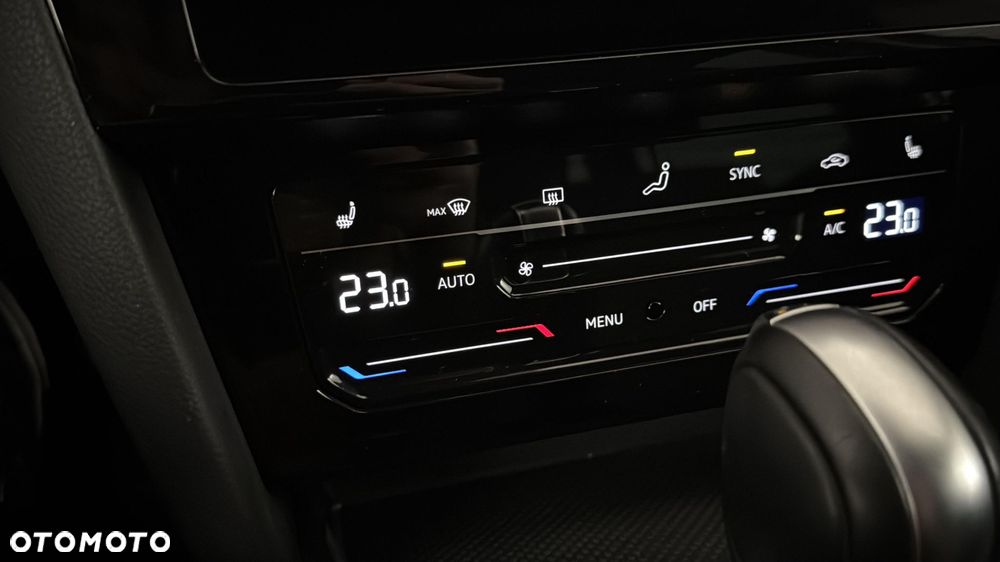 Volkswagen Passat Variant 1.5 TSI EVO Business DSG - 24