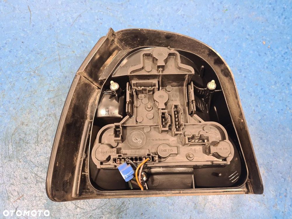VW GOLF 3 III LAMPA TYŁ PRAWA ZEWNĘTRZNA - 2