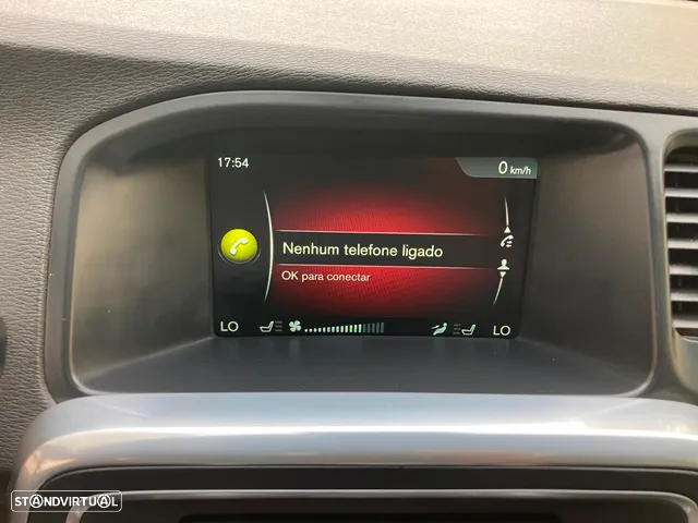 Volvo V60 2.4 D6 R-Design AWD Phev - 24