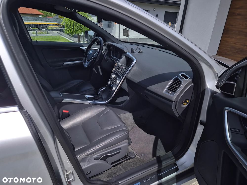 Volvo XC 60 D4 AWD Summum - 12