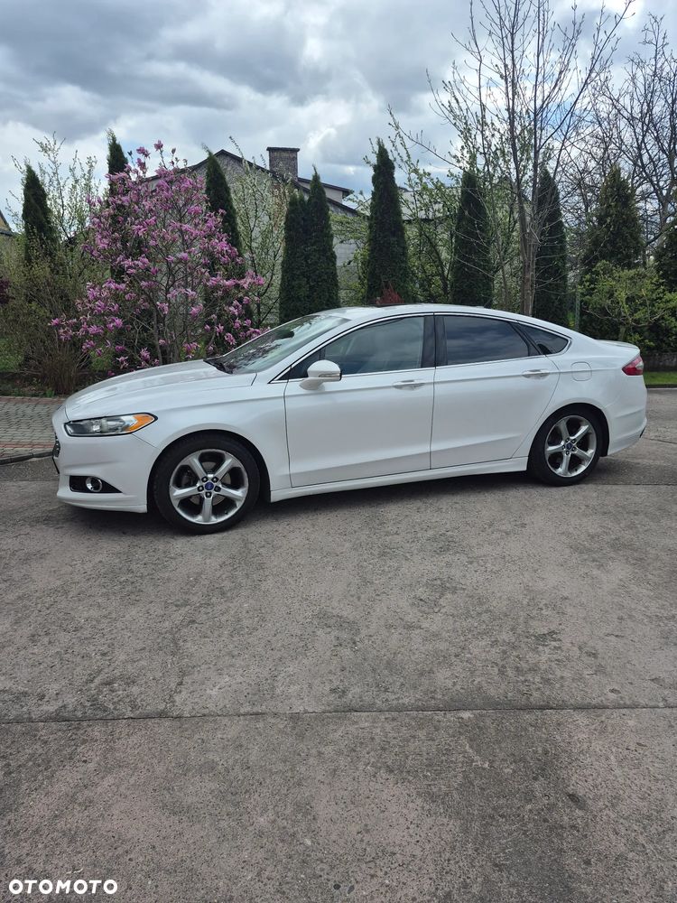 Ford Fusion - 2