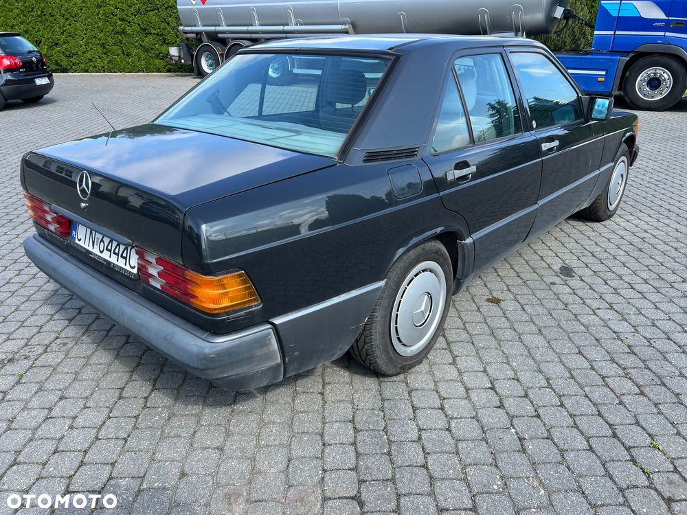 Mercedes-Benz W201 (190) - 3