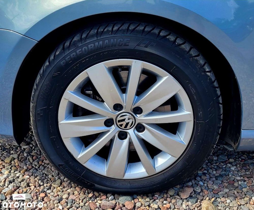 Volkswagen Passat - 17