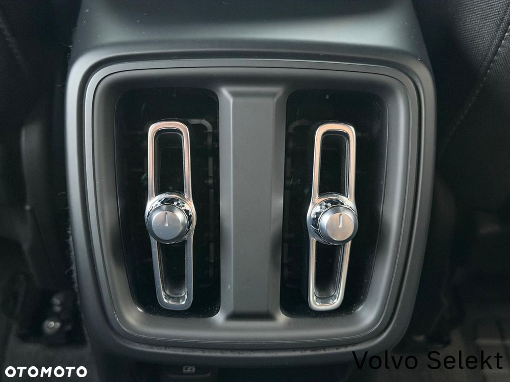 Volvo XC 40 - 38