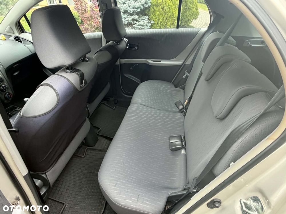 Toyota Yaris 1.4 D-4D Sol MM - 10