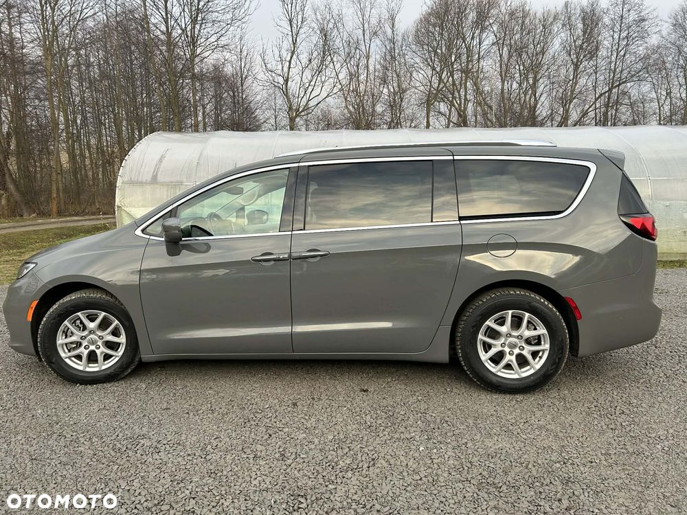 Chrysler Pacifica - 5