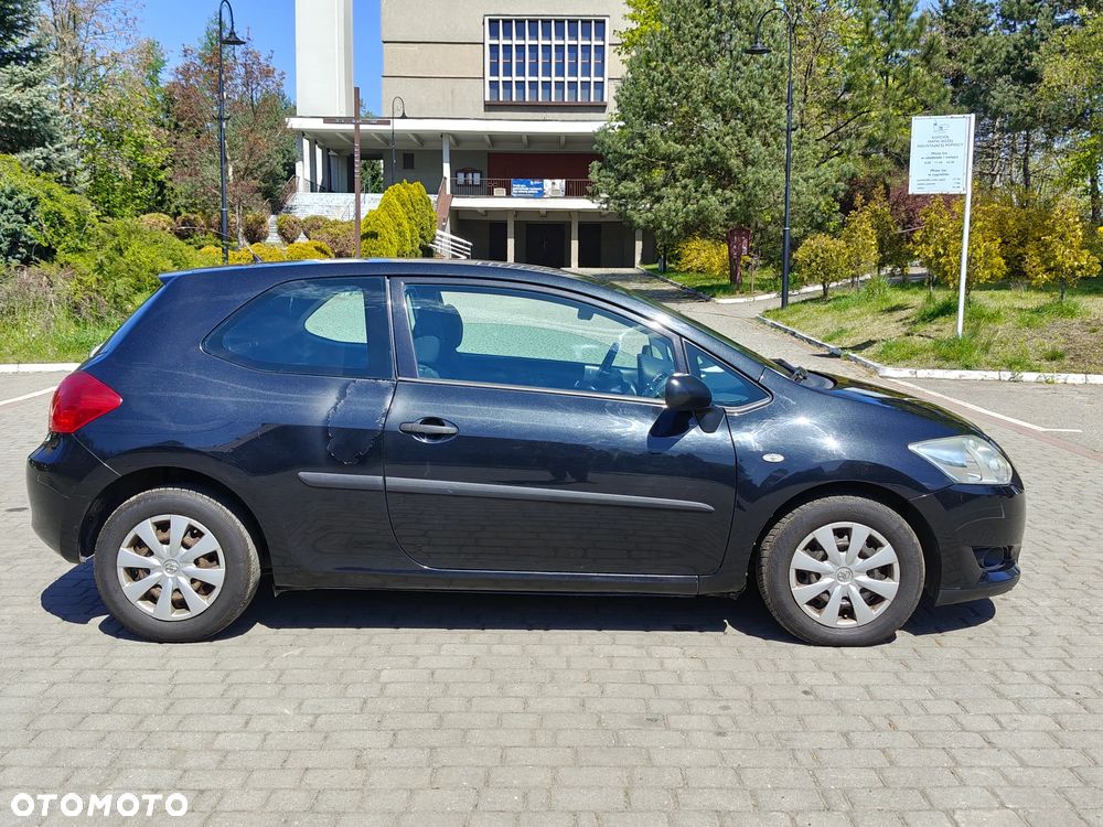 Toyota Auris 1.4 D-4D Luna - 2