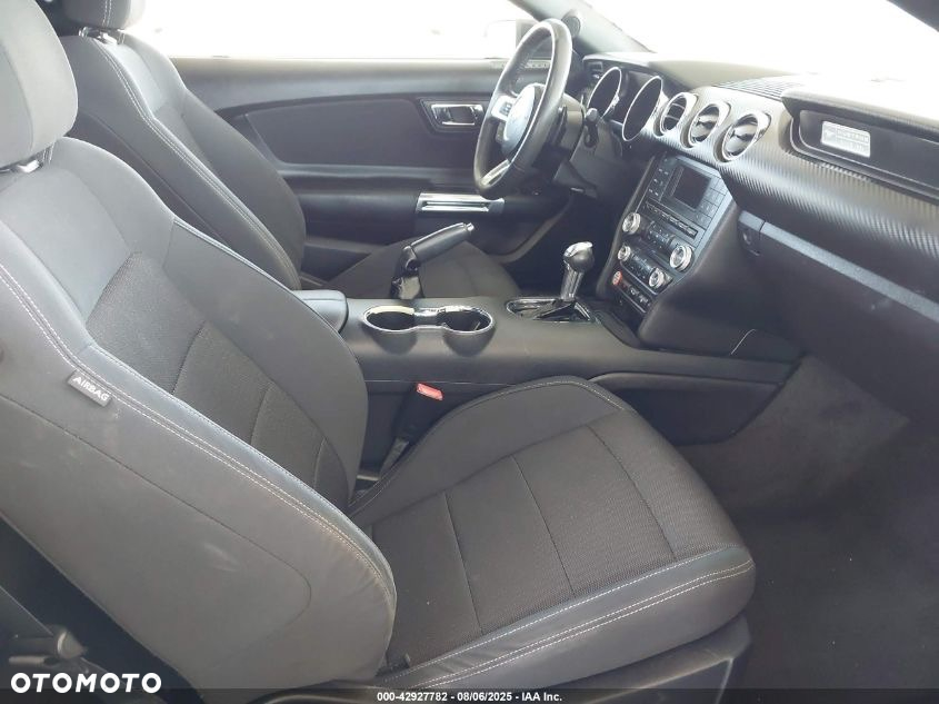 Ford Mustang 3.7 V6 Premium - 6