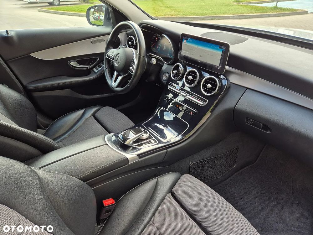 Mercedes-Benz Klasa C 220 d 4Matic 9G-TRONIC AMG Line - 18