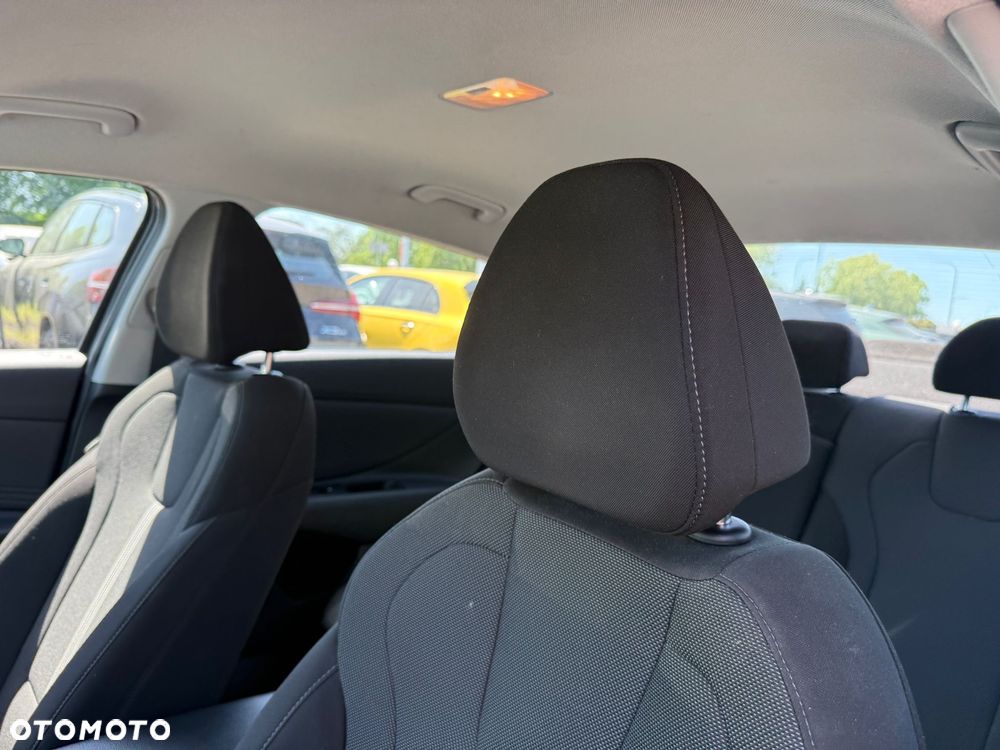 Hyundai Elantra 1.6 Modern CVT - 24
