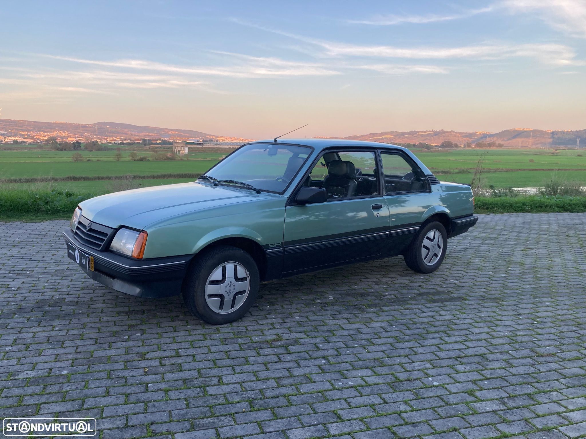 Opel Ascona 1.6 SR - 1