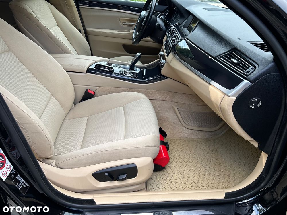 BMW Seria 5 518d Business Edition - 23