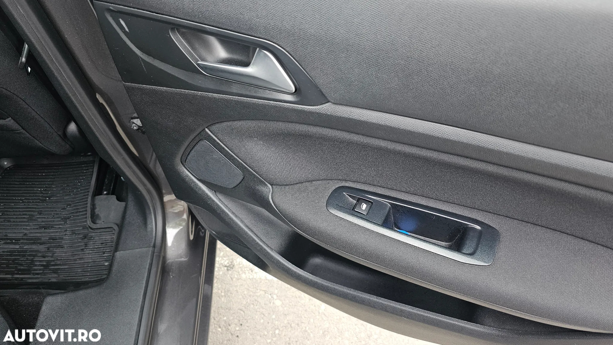 Peugeot 308 1.2 L PureTech Turbo Active - 14