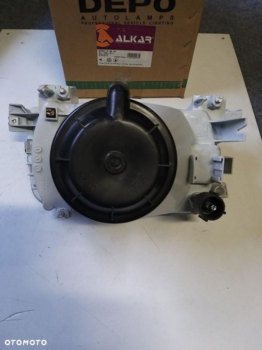 REFLEKTOR   RENAULT 19 88-96 H4 -05/92 REGULACJA MANUALNA LEWA  strona 2701217 7701033626 - 2