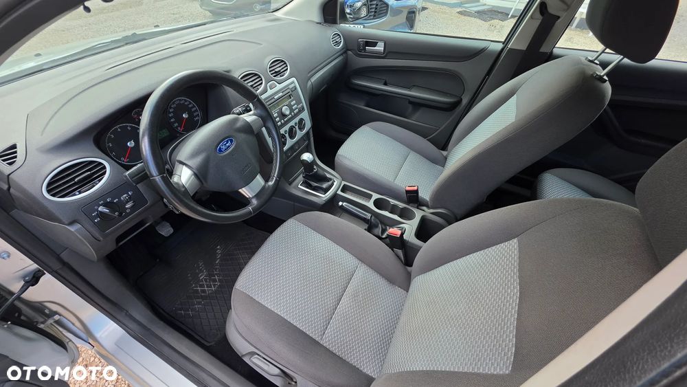 Ford Focus 1.8 Trend - 14