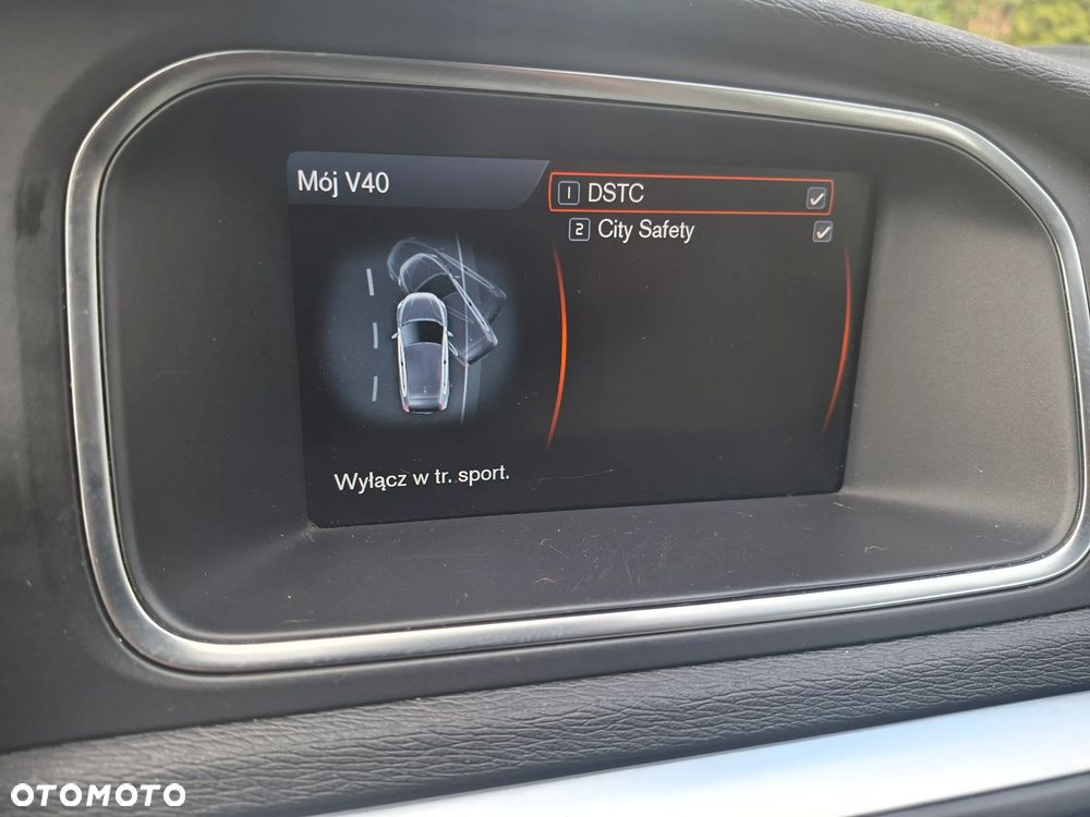 Volvo V40 D2 Momentum - 19