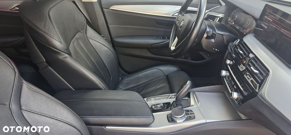 BMW Seria 5 520d xDrive Luxury Line - 7