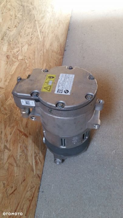 SPRĘŻARKA KLIMATYZACJI BMW G30 F60 6452-9496109-01 - 3
