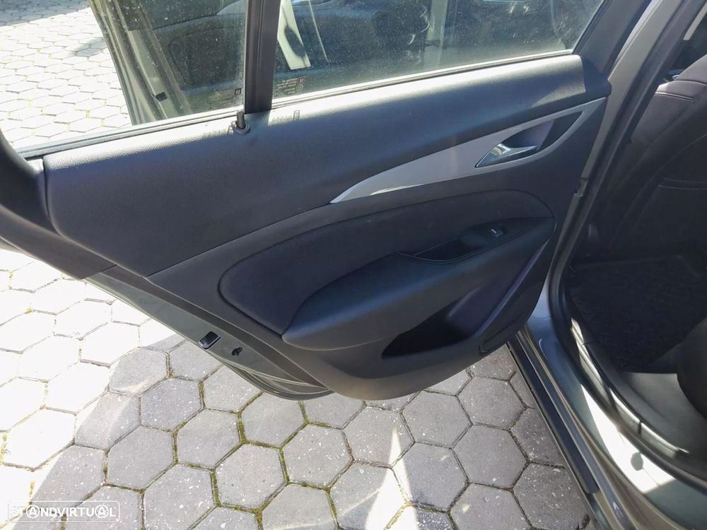 Opel Insignia Grand Sport - 37