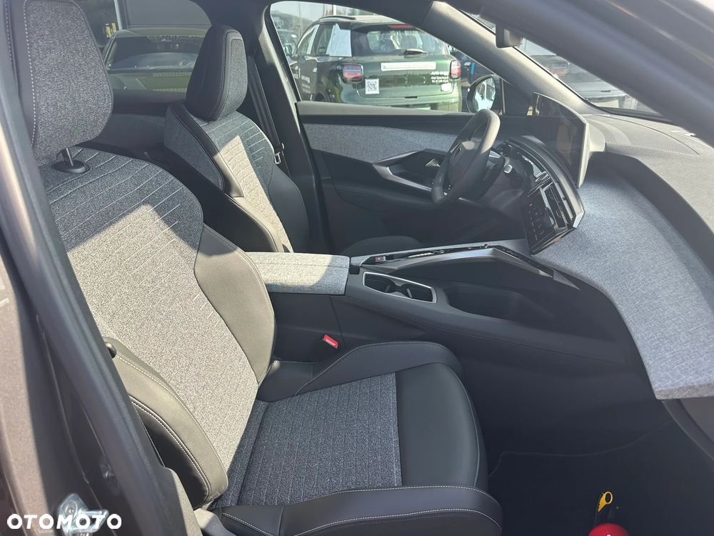 Peugeot 3008 1.2 PureTech mHEV Allure e-DCS6 - 18