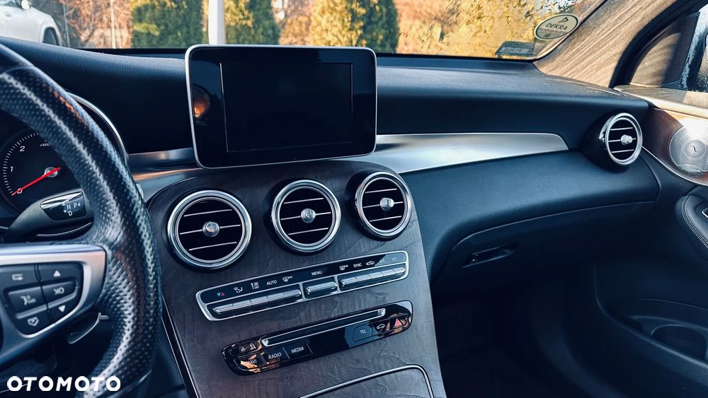 Mercedes-Benz GLC - 12