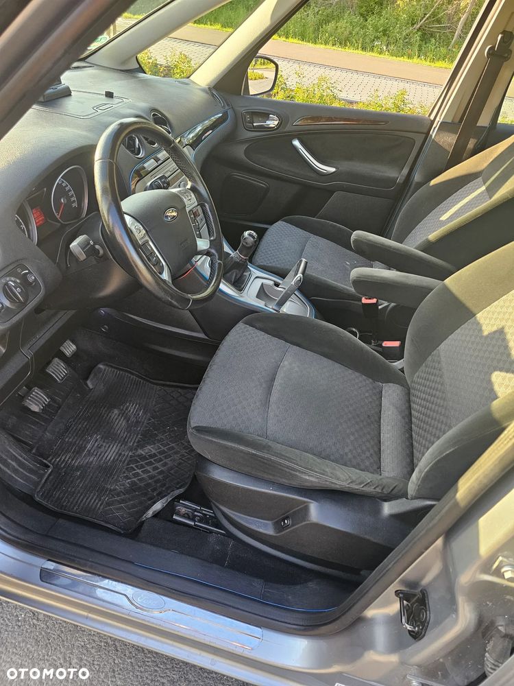Ford Galaxy 2.0 Ghia - 14