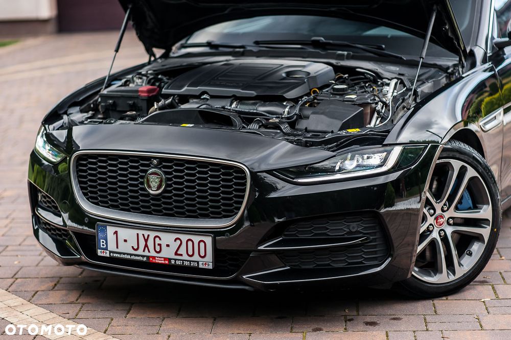 Jaguar XE 2.0 T Prestige - 13